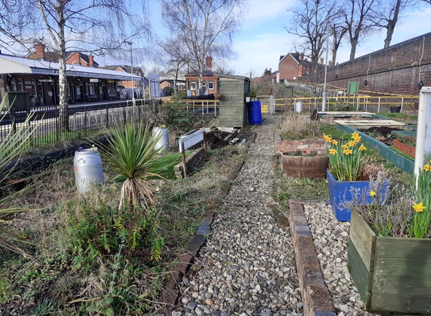 Evesham station garden